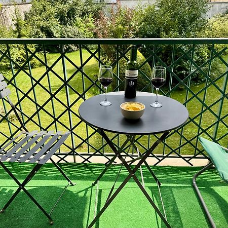 Superbe Appartement Avec Belle Vue Jardin Paris Luaran gambar