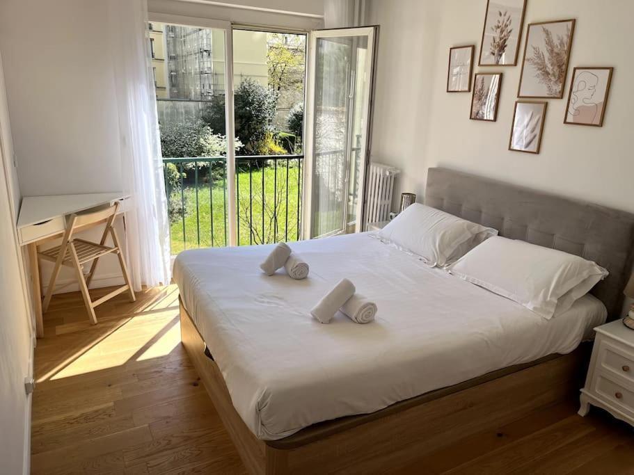 Superbe Appartement Avec Belle Vue Jardin Paris Luaran gambar