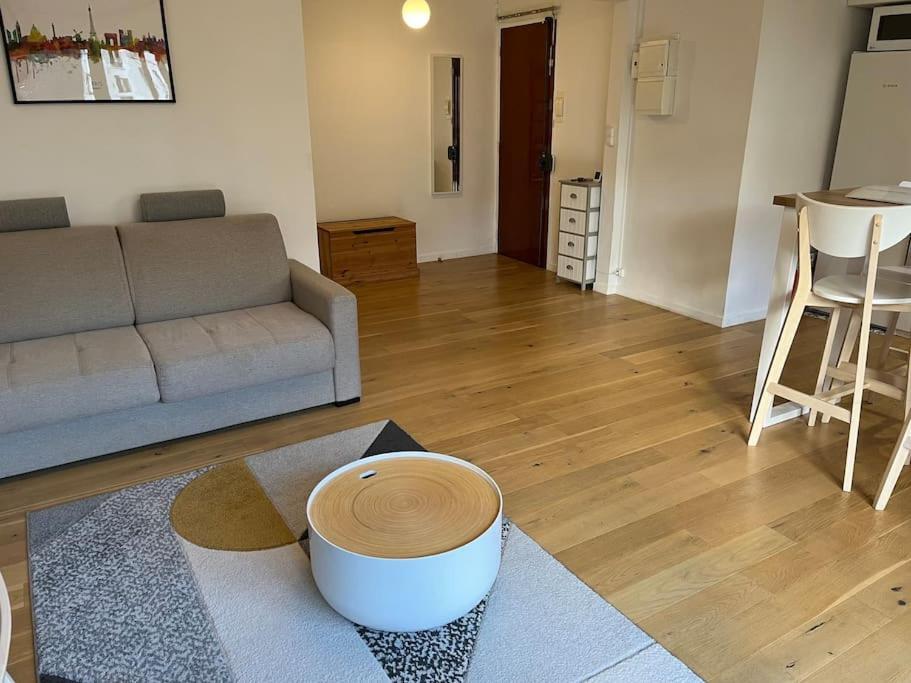 Superbe Appartement Avec Belle Vue Jardin Paris Luaran gambar