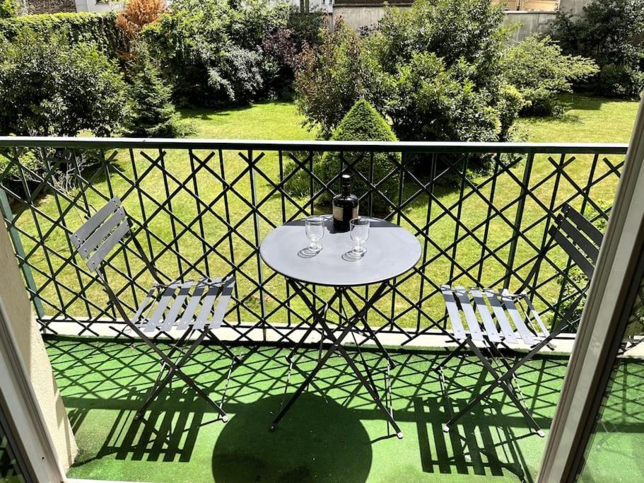 Superbe Appartement Avec Belle Vue Jardin Paris Luaran gambar