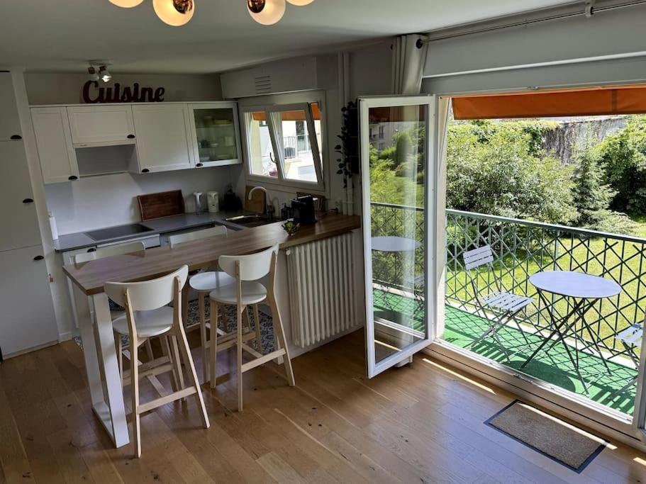 Superbe Appartement Avec Belle Vue Jardin Paris Luaran gambar
